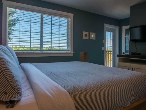 Surfs Inn Rainforest Cottages