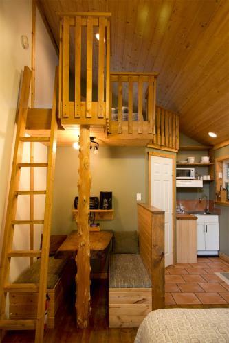 Surfs Inn Rainforest Cottages