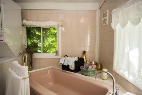 Niagara Cottage Rental