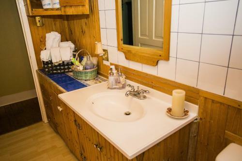 Niagara Cottage Rental