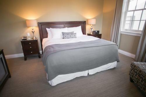 124 On Queen Hotel & Spa
