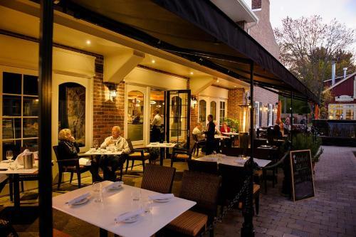 124 On Queen Hotel & Spa