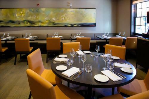 124 On Queen Hotel & Spa