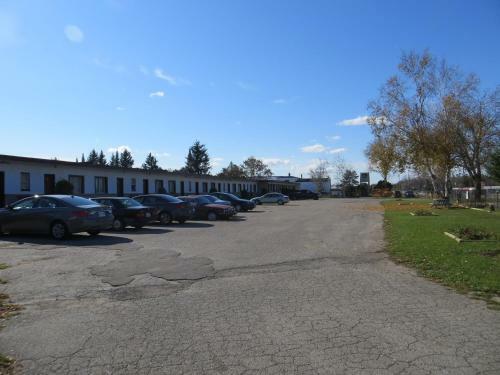 Motel Peterboro Express Inn