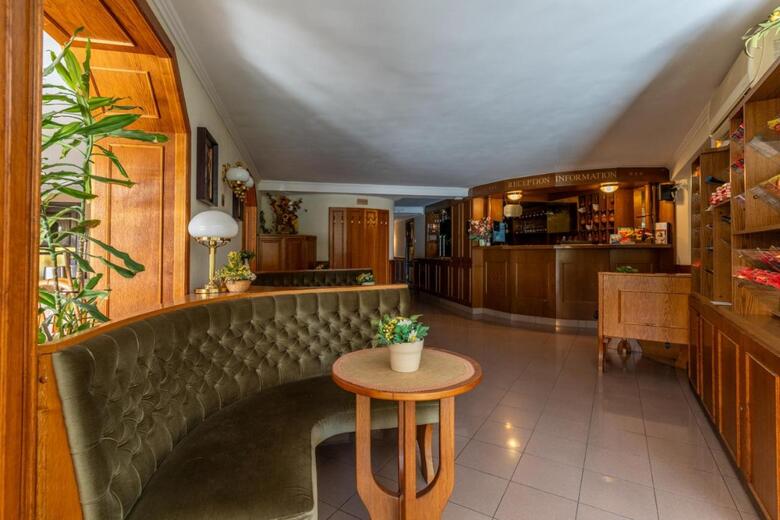 Hotel Moln�r