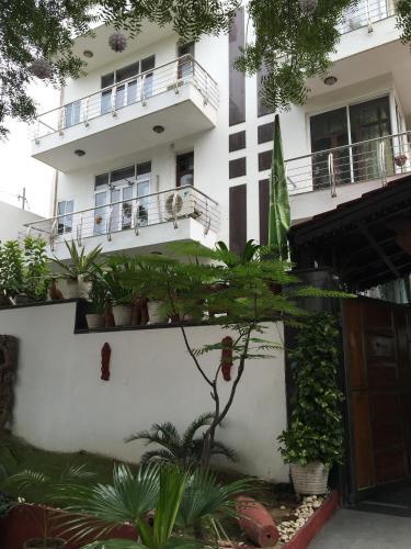 Hotel Shanti Home