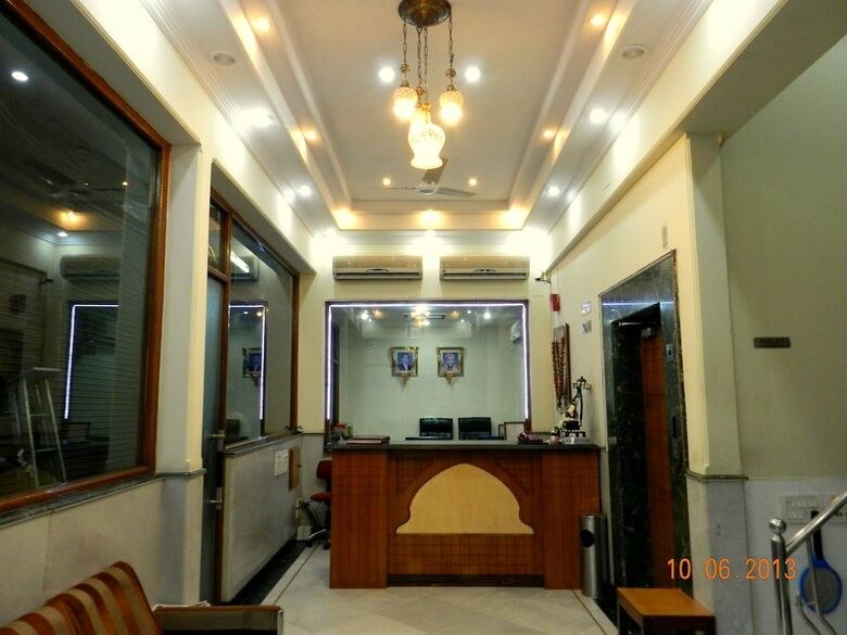 Hotel Tara Palace