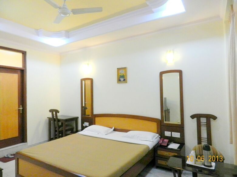 Hotel Tara Palace