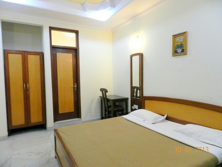Hotel Tara Palace
