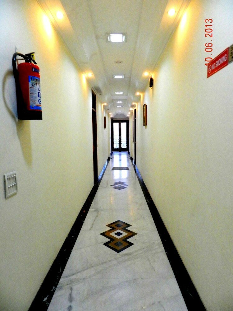 Hotel Tara Palace