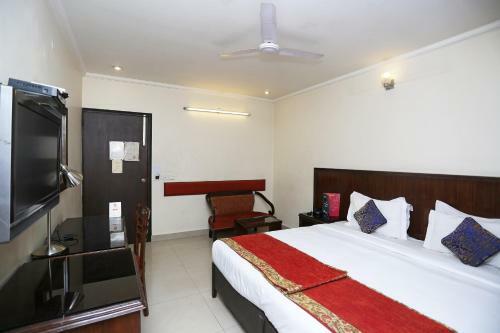 Hotel Clark Heights