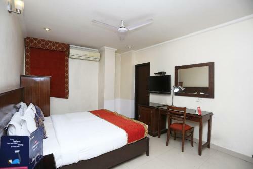 Hotel Clark Heights