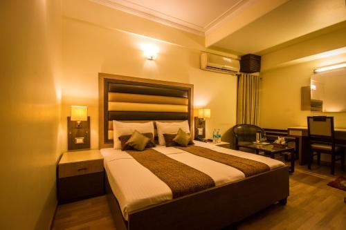Hotel Suncourt Yatri