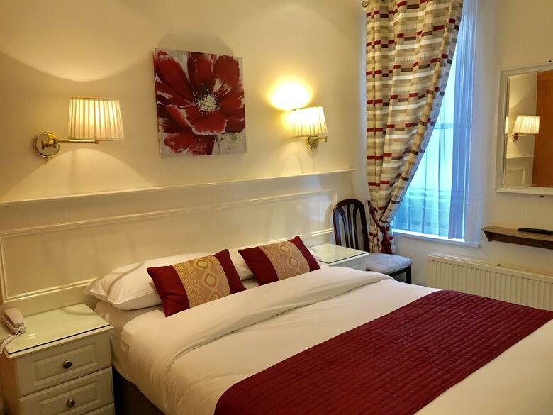 Dergvale Hotel