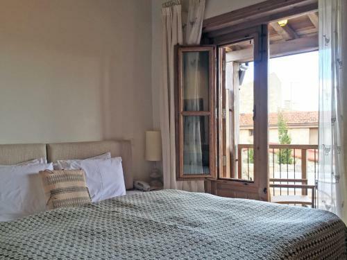 Hostal Apokryfo Traditional Guesthouse