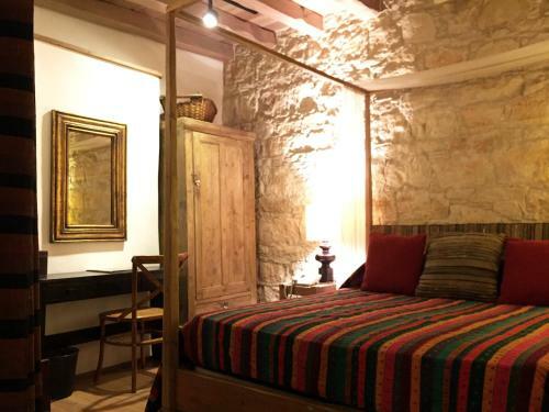 Hostal Apokryfo Traditional Guesthouse