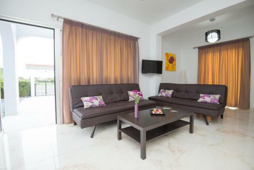 Makronissos Beach Villas