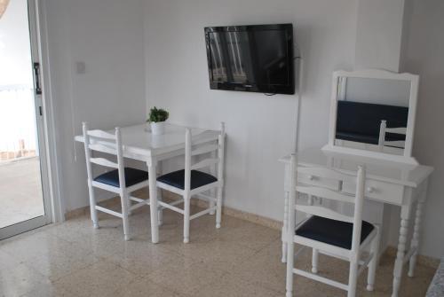 Flisvos Beach Apartments