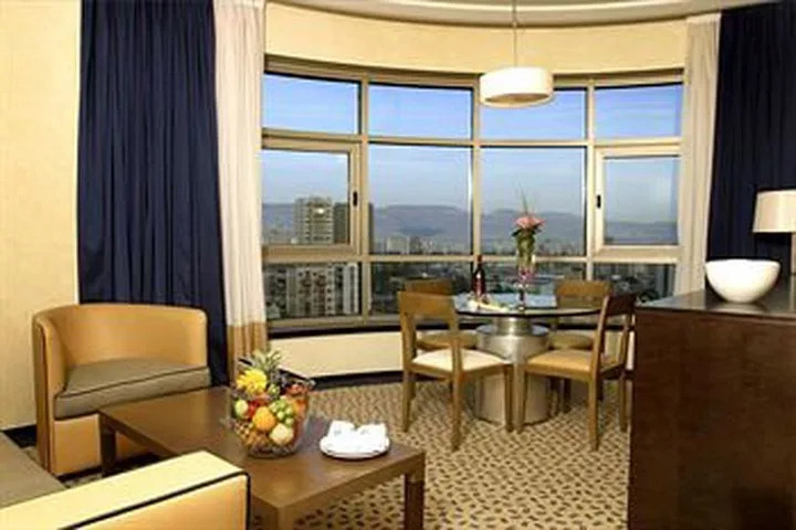 Hotel Four Points By Sheraton (clase)