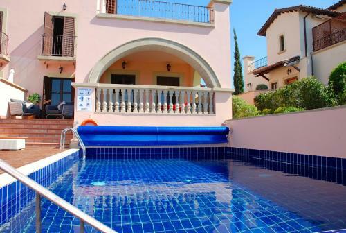 Villa Kallithea - Apr04