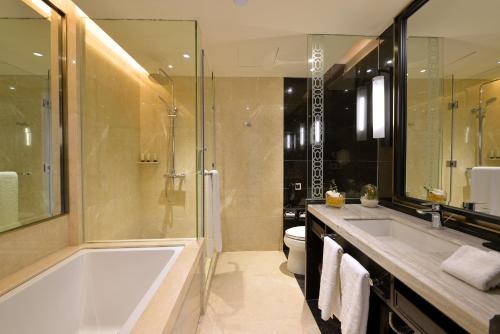 Fuzhou Lakeside Hotel