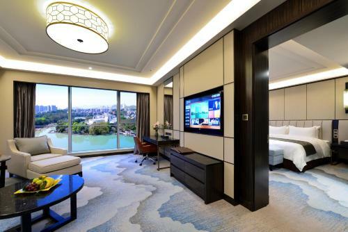 Fuzhou Lakeside Hotel