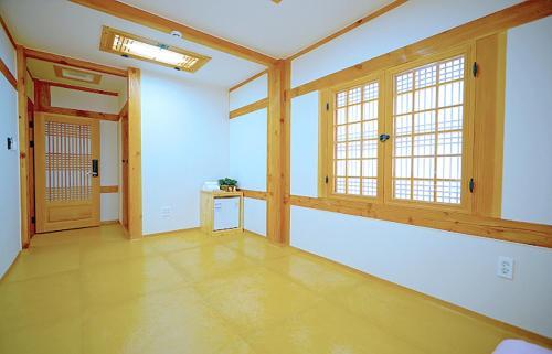 Hostal Leega Hanok