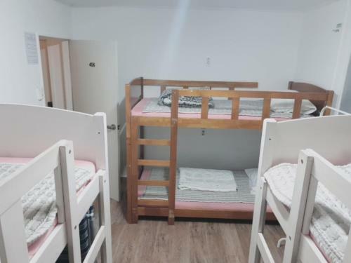 Hostal Orange Guesthouse