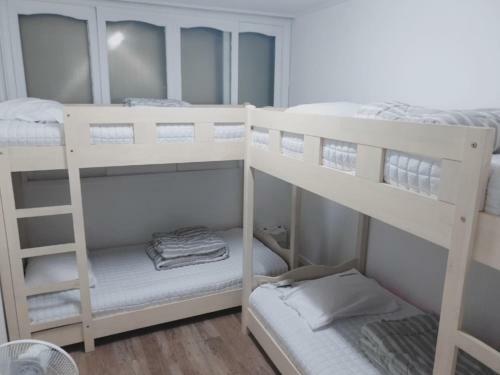 Hostal Orange Guesthouse