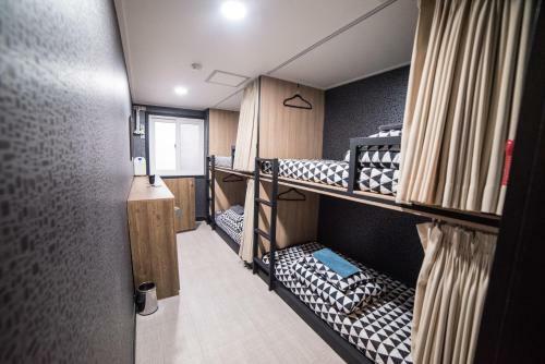 Hostal Mozzihostel Busan Station