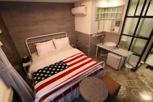 February Hotel Hwanggeum