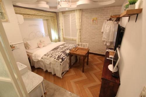 February Hotel Hwanggeum