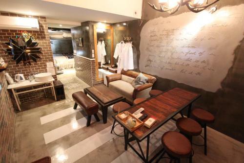 February Hotel Hwanggeum