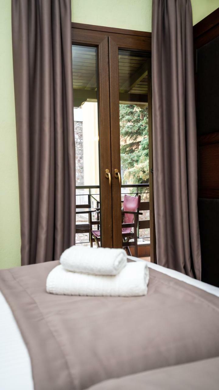 Dellas Boutique Hotel