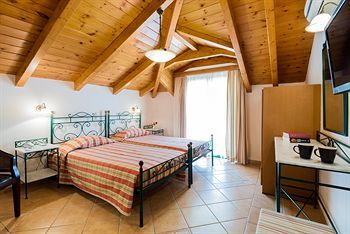 Hotel Andreolas Luxury Suites