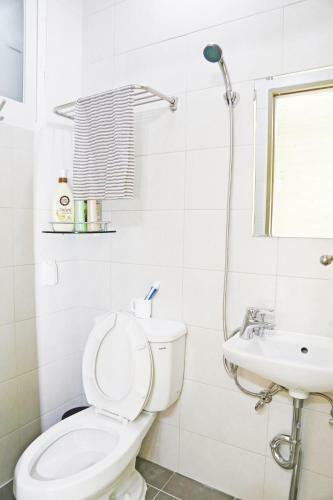 Hostal Op 102 Guesthouse