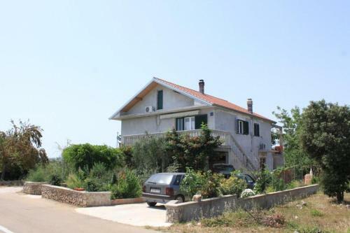 Apartment Guduce 8240a