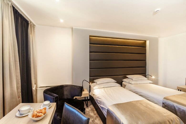 Hostal The View Luxury Rooms