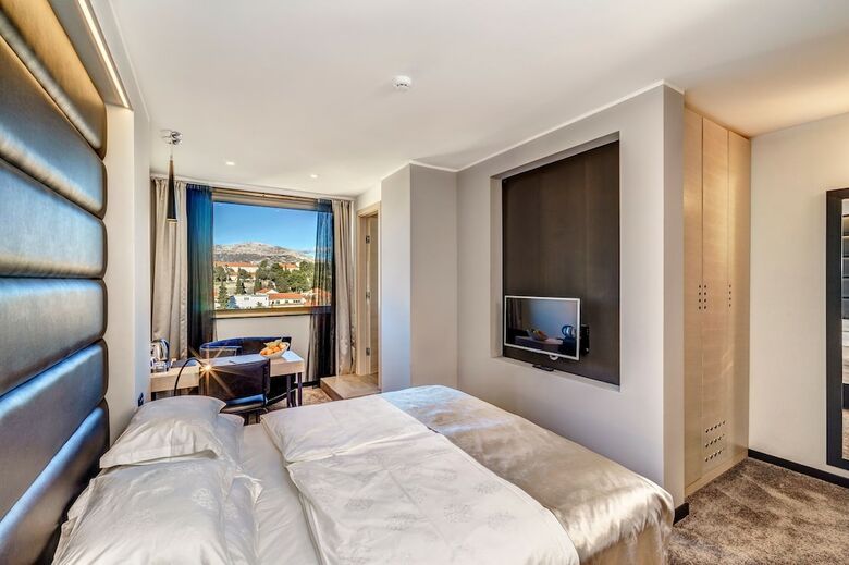 Hostal The View Luxury Rooms