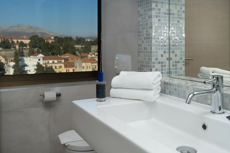Hostal The View Luxury Rooms