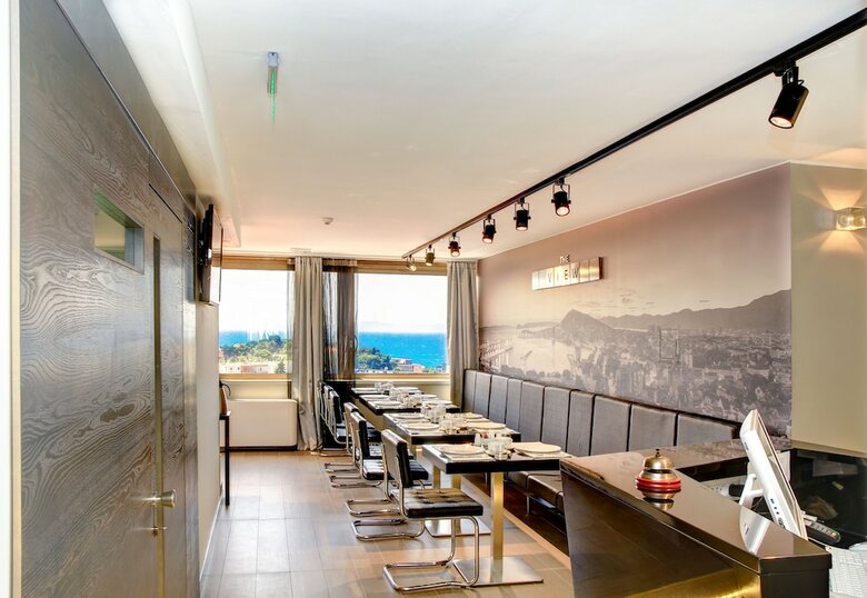 Hostal The View Luxury Rooms