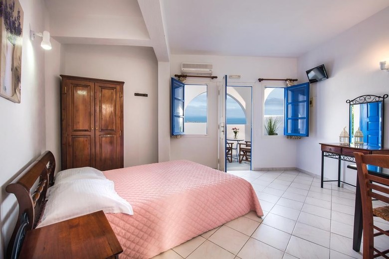 Georgis Apartments