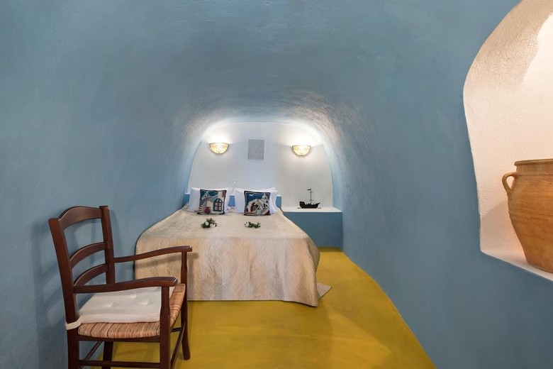 Georgis Apartments