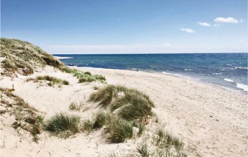 Three-bedroom Holiday Home With A Fireplace In Aakirkeby