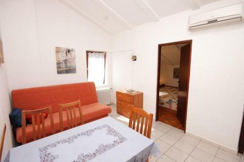 Apartments With A Parking Space Karigador (novigrad) - 2534