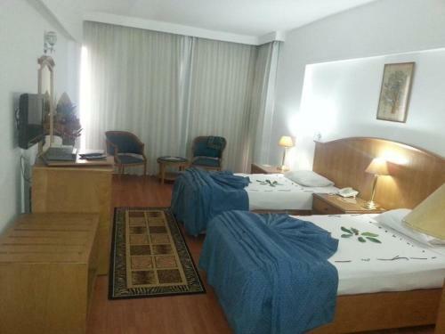 Pyramids Plaza Hotel