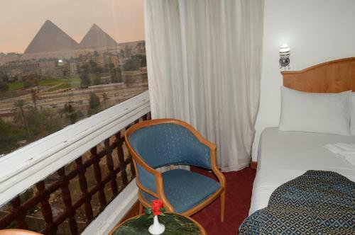 Pyramids Plaza Hotel