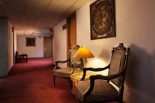 Pyramids Plaza Hotel