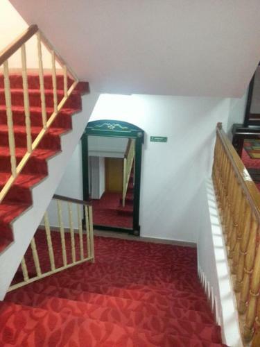 Pyramids Plaza Hotel