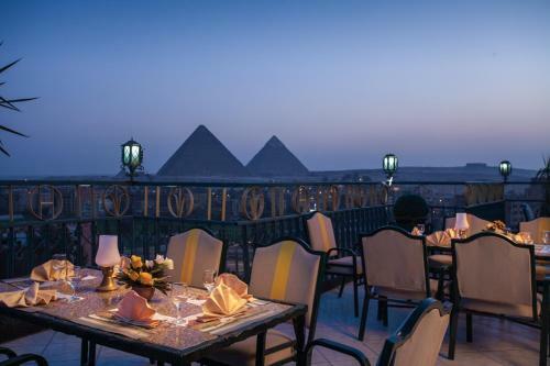 Pyramids Plaza Hotel